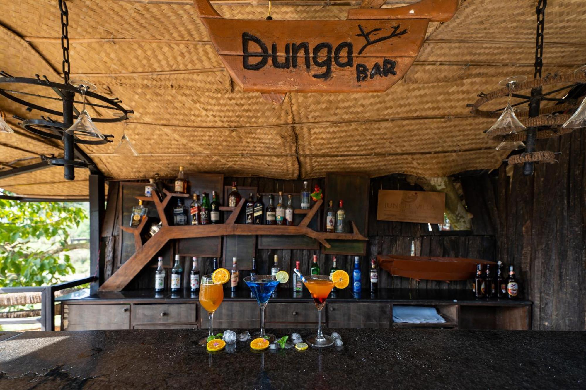 Jungle Villa Resort - Near Chitwan National Park ภายนอก รูปภาพ