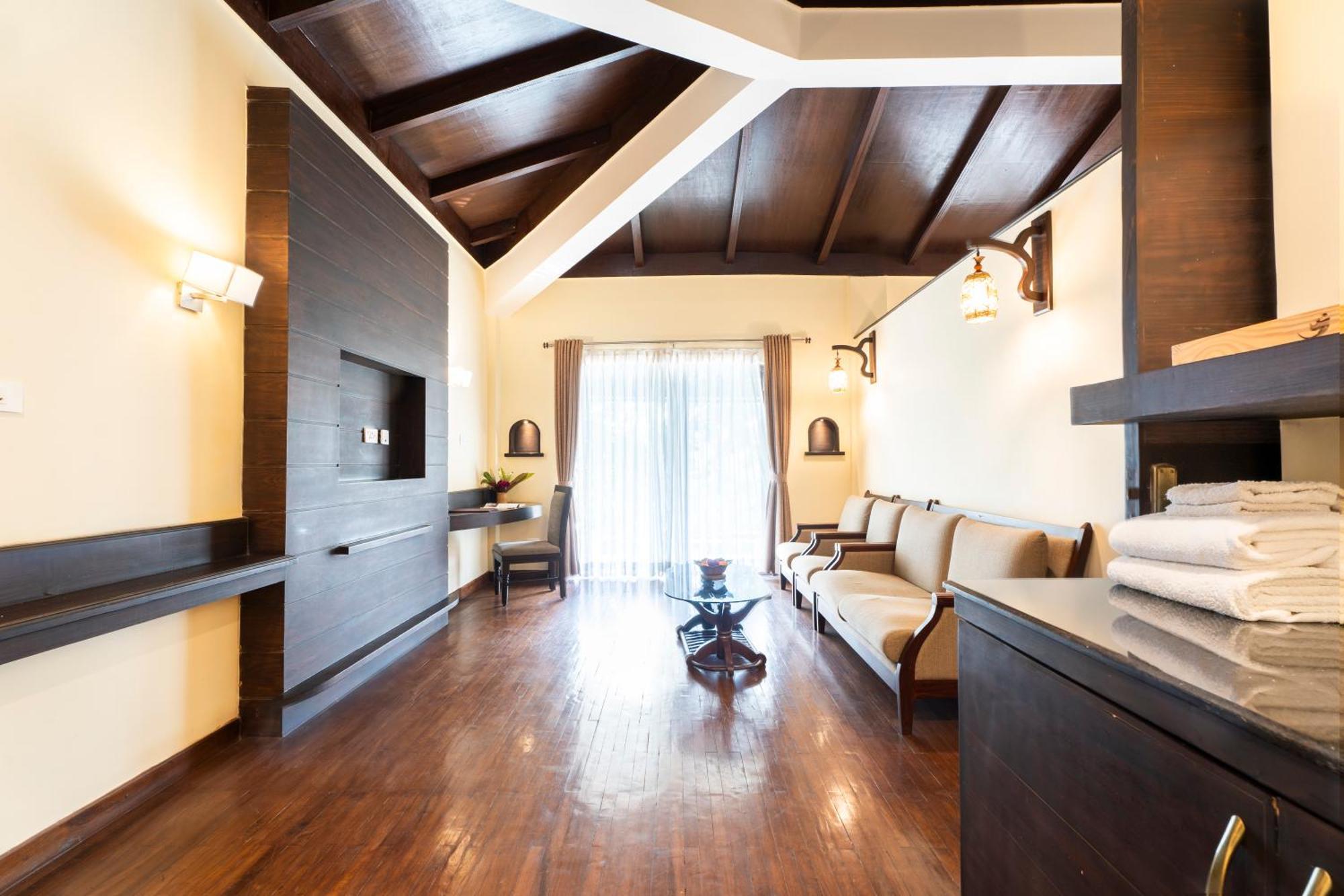 Jungle Villa Resort - Near Chitwan National Park ภายนอก รูปภาพ