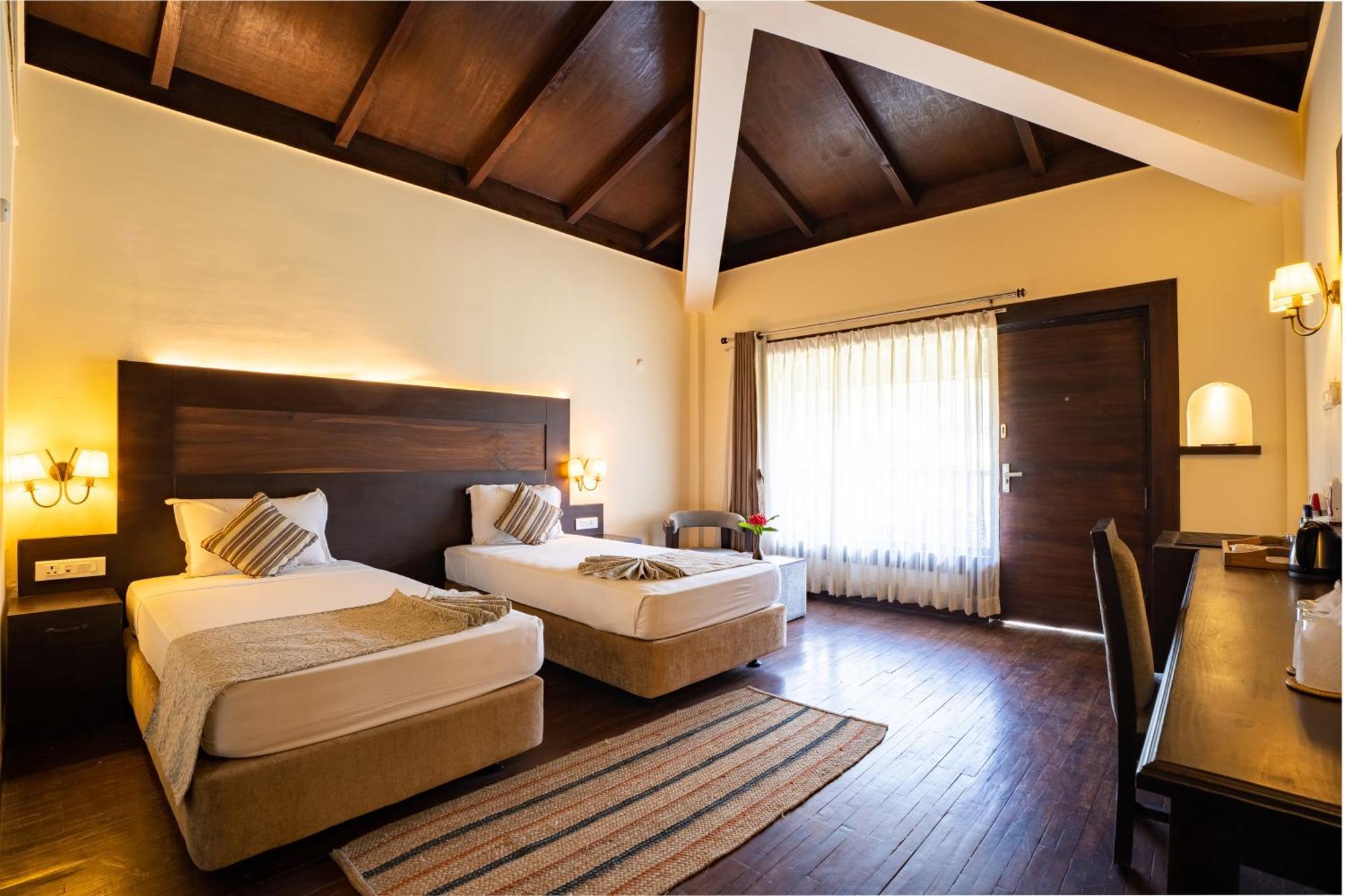 Jungle Villa Resort - Near Chitwan National Park ภายนอก รูปภาพ